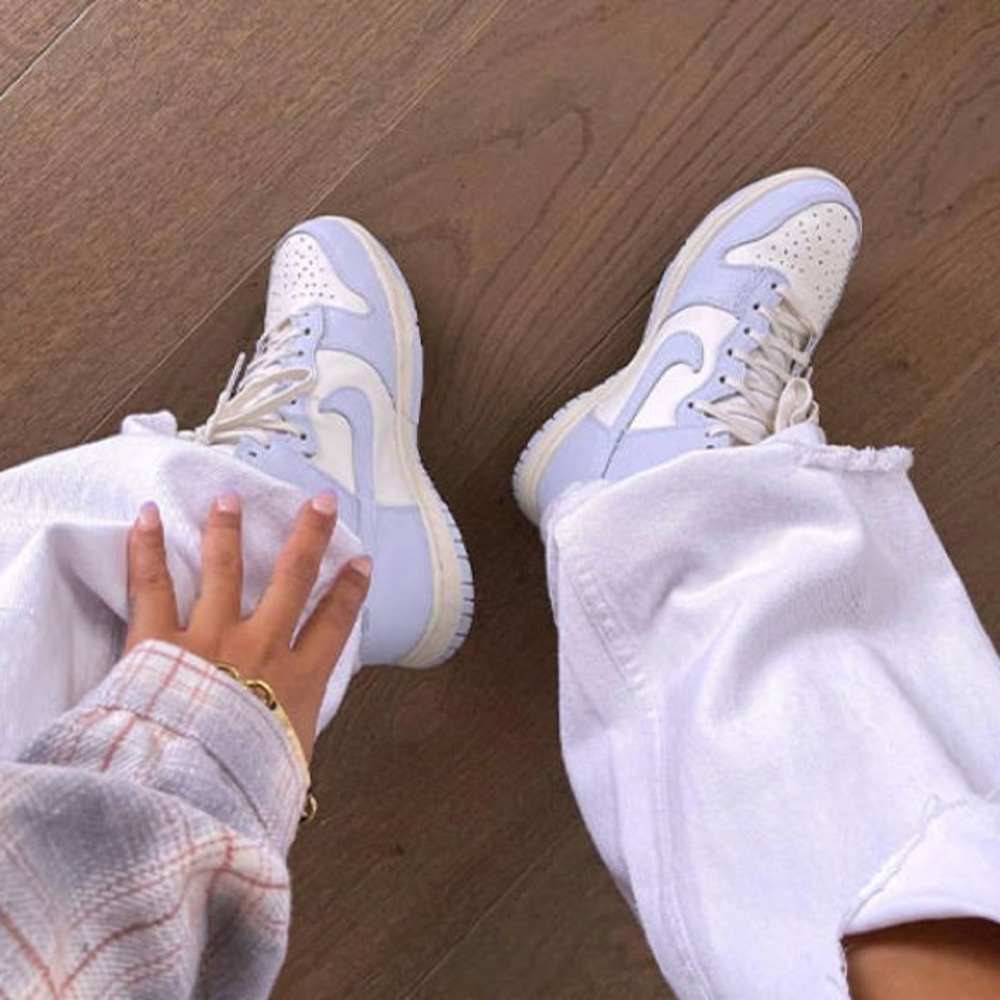 Women's Nike High Dunks 🤍